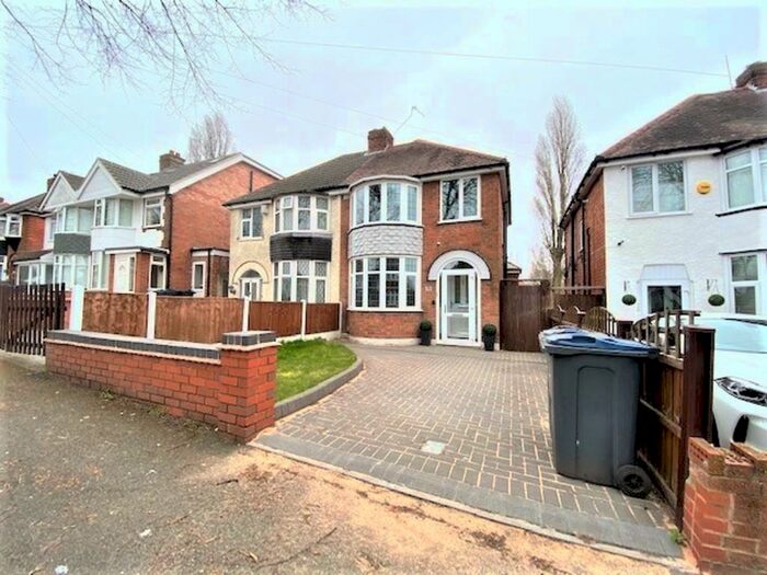 3 Bedroom Semi-Detached House To Rent In Elmay Road, Sheldon, Birmingham, B26