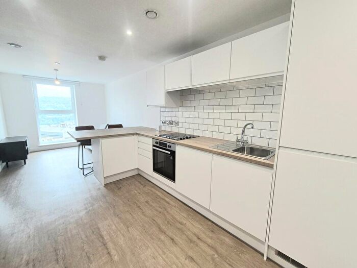 1 Bedroom Apartment To Rent In Cow Green, Halifax, HX1