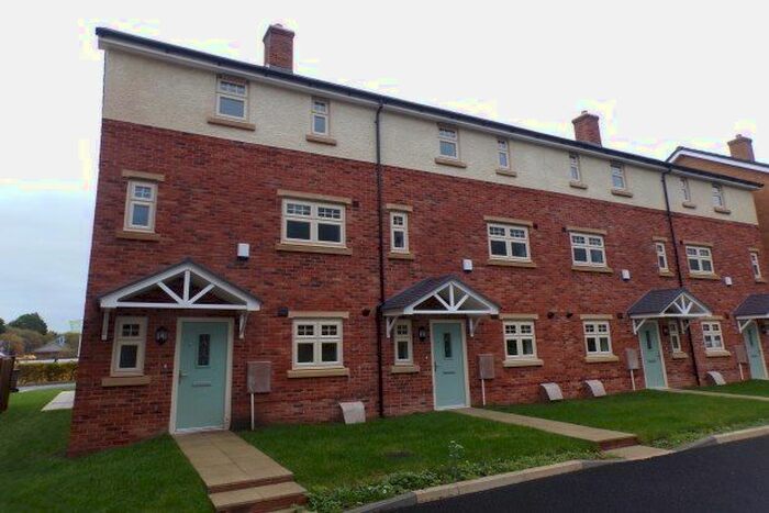 3 Bedroom Town House To Rent In Whitehall Drive, Preston, PR3