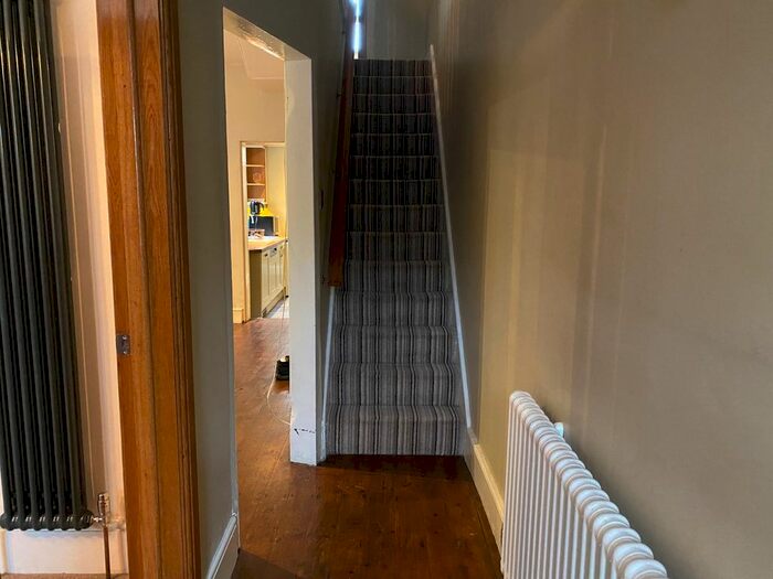 3 Bedroom Semi-Detached House To Rent In Bedfont Lane, Feltham, TW14