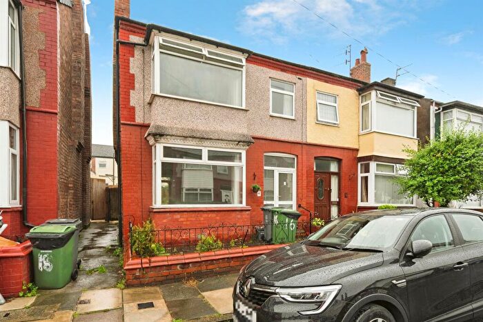 3 Bedroom Semi Detached House For Sale In Silverdale Road, Wirral, CH63