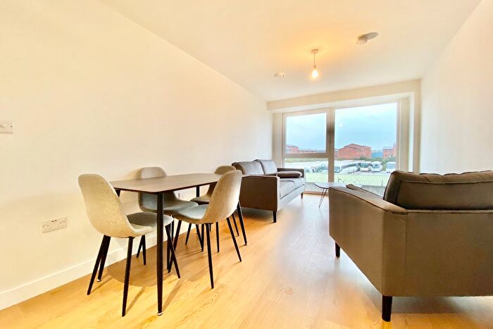 2 Bedroom Flat To Rent In Atkinson Street, Hunslet, Leeds, LS10