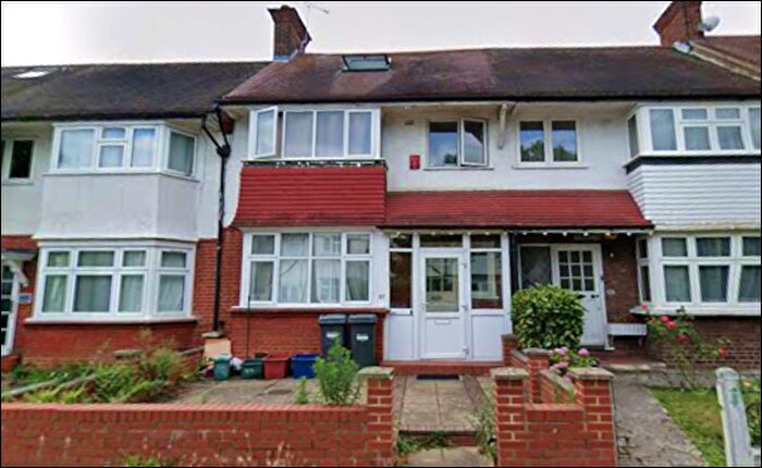 4 Bedroom Terraced House For Sale In Princes Avenue, London, W3