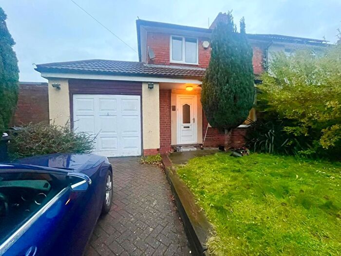 3 Bedroom Semi Detached House To Rent In Dads Lane, Birmingham, B13