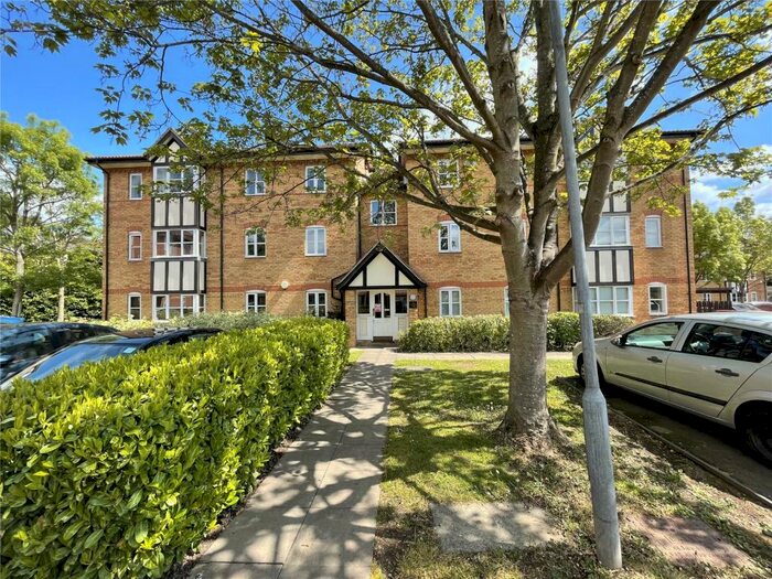 1 Bedroom Apartment To Rent In Lee Close, Barnet, EN5
