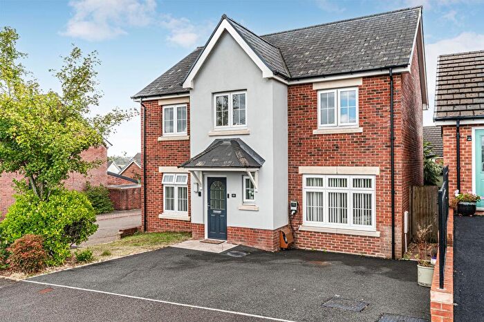 5 Bedroom Detached House For Sale In Bryn Celyn, Llanharry, CF72
