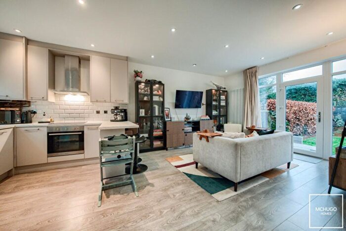 2 Bedroom Terraced House For Sale In North Pathway, Birmingham, B17
