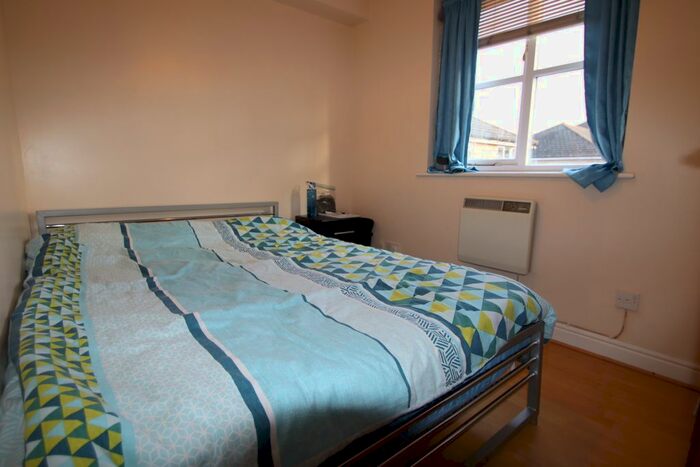 Studio To Rent In Northern Avenue, London, N9