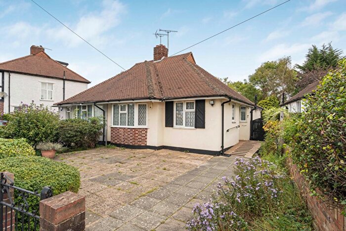 2 Bedroom Bungalow For Sale In Hospital Bridge Road, Twickenham, TW2