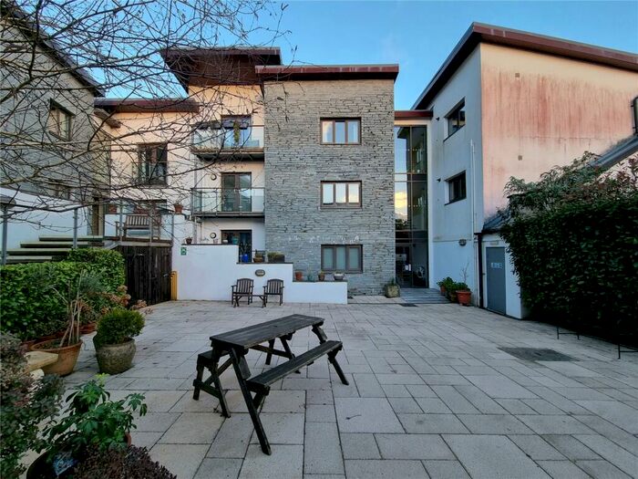 2 Bedroom Apartment To Rent In Tavistock, Devon, PL19