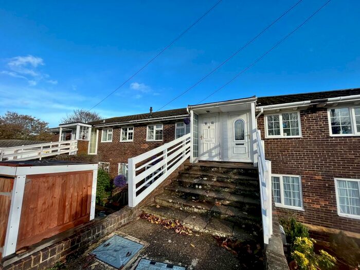 3 Bedroom House To Rent In Leighwood Close, Ryde, PO33