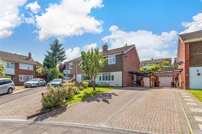 3 Bedroom Semi-Detached House For Sale In Browns Lane, Uckfield, East Sussex, TN22