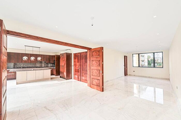 7 Bedroom Detached House To Rent In Wickliffe Avenue, Finchley Central, London, N3