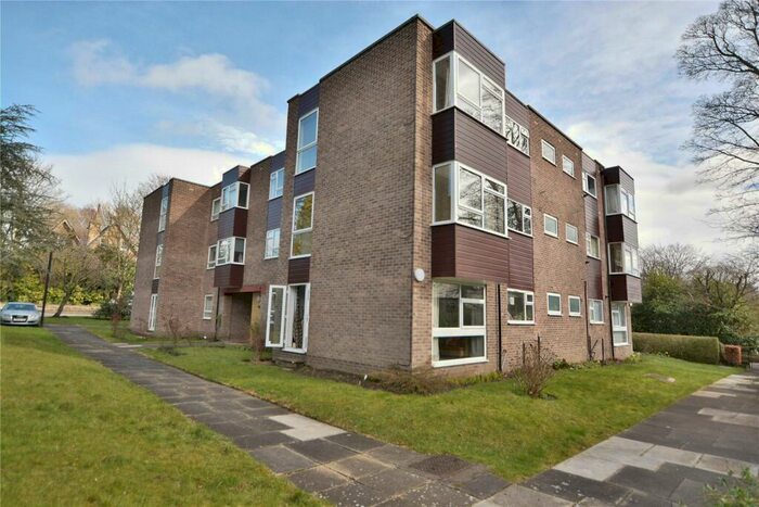 2 Bedroom Apartment To Rent In Park Villa Court, Roundhay, Leeds, LS8