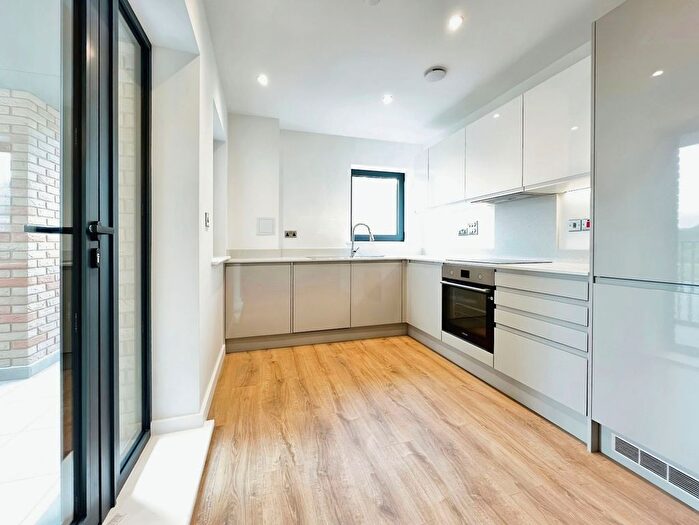 2 Bedroom Flat To Rent In Victoria Road, Pyramid House, TN23