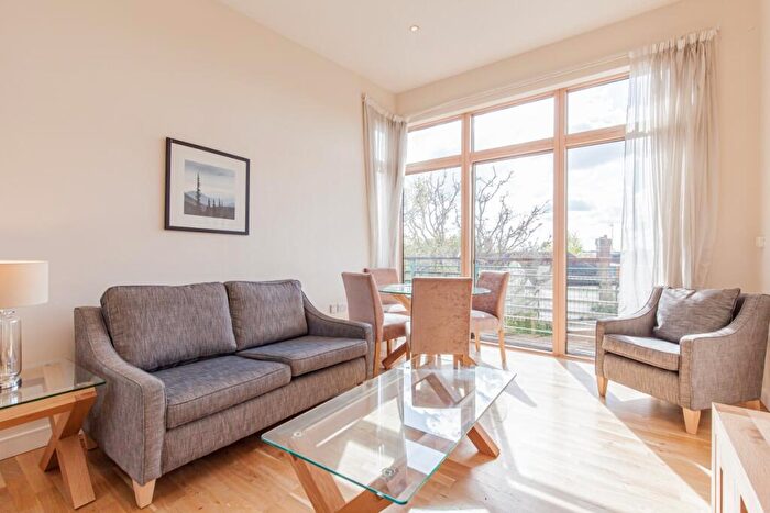 2 Bedroom Apartment To Rent In Five Mile Drive Oxford, OX2