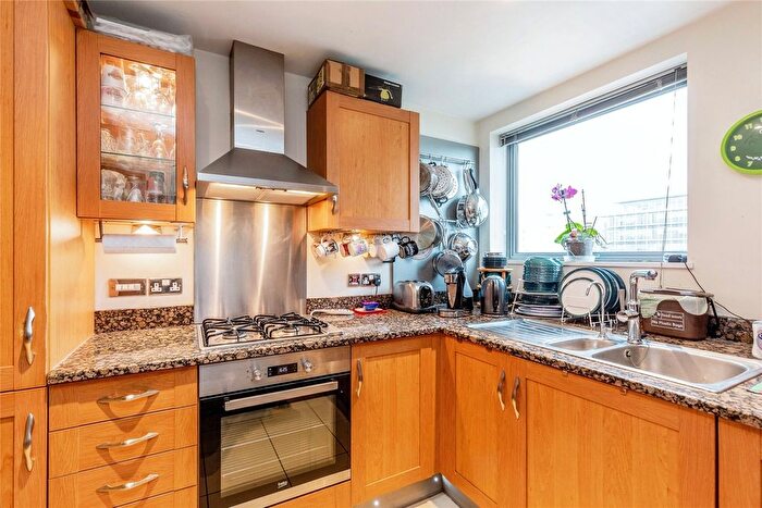 2 Bedroom Flat For Sale In Court, Bristol, BS1