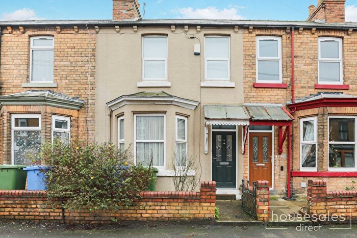 2 Bedroom Terraced House For Sale In Gordon Street, Scarborough, YO12
