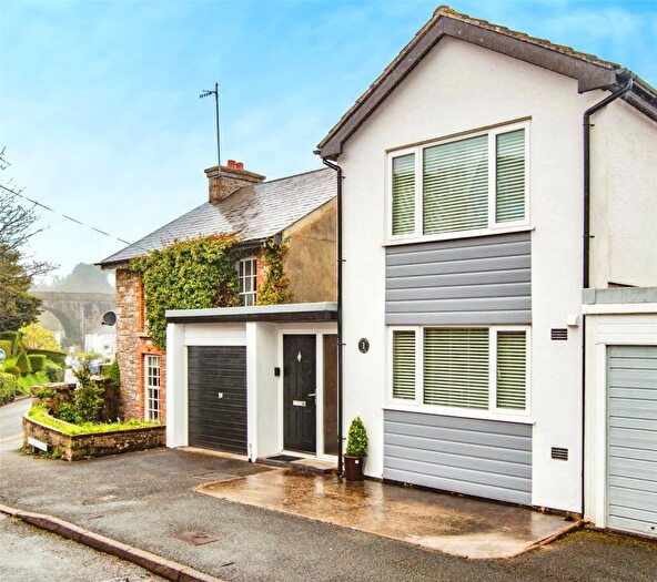 2 Bedroom Link Detached House For Sale In Rectory Court, Tenby, Pembrokeshire, SA70