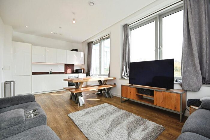 2 Bedroom Apartment For Sale In Eagle Way, Great Warley, Brentwood, CM13