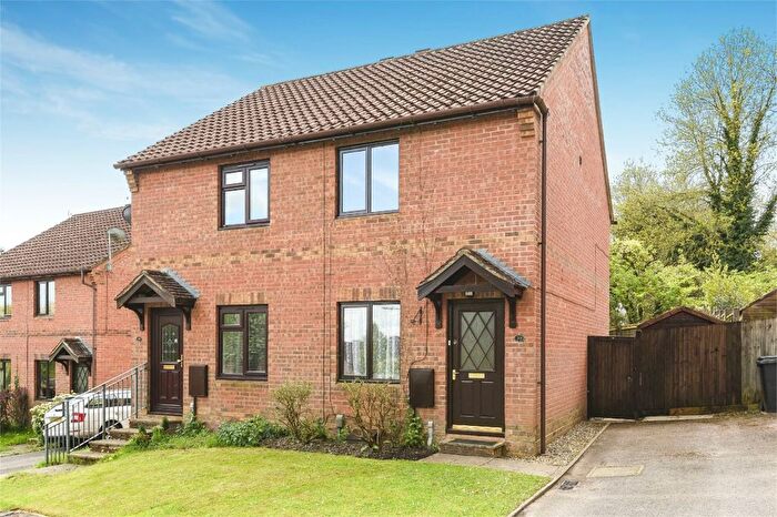 2 Bedroom Semi Detached House For Sale In Ivy Close, Winchester, Hampshire, SO22