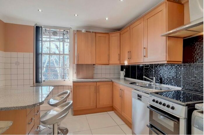 2 Bedroom Flat To Rent In Portpool Lane, London, EC1N