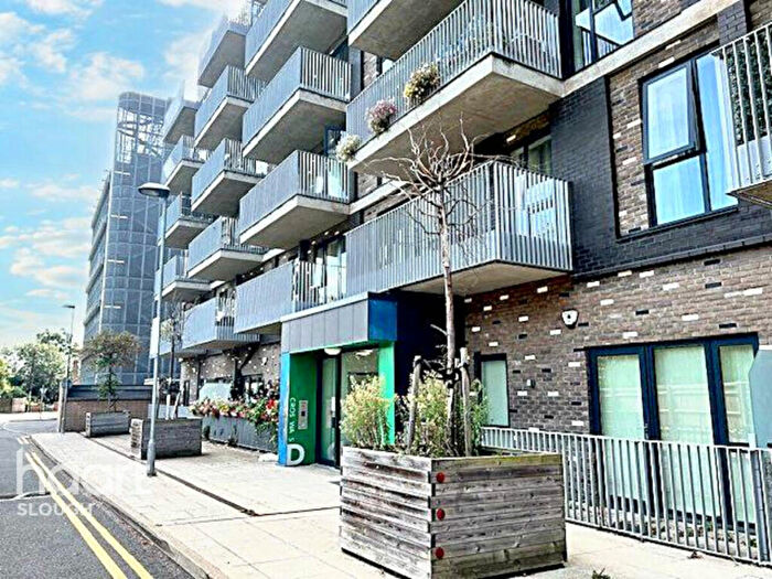 1 Bedroom Apartment For Sale In Windsor Road, Slough, SL1