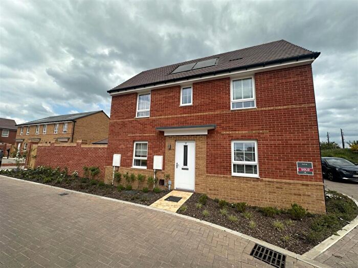 3 Bedroom Detached House To Rent In Billet Gardens, Leigh Road, Wimborne, BH21