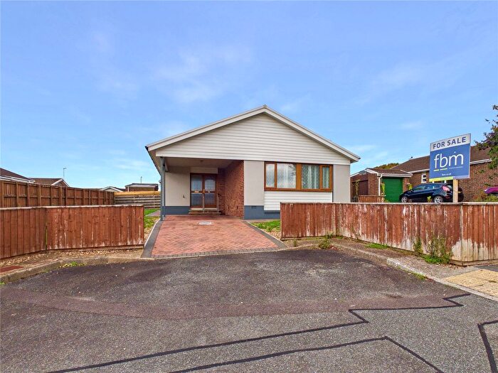 3 Bedroom Bungalow For Sale In Caldy Way, Milford Haven, Pembrokeshire, SA73