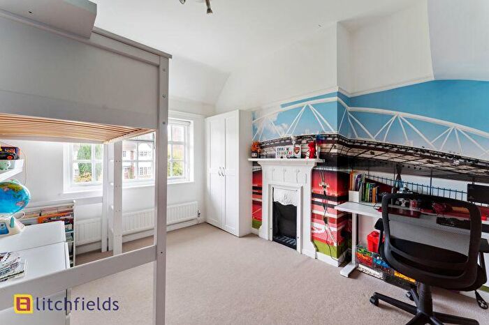 5 Bedroom Terraced House For Sale In Hampstead Way, Hampstead Garden Suburb, NW11