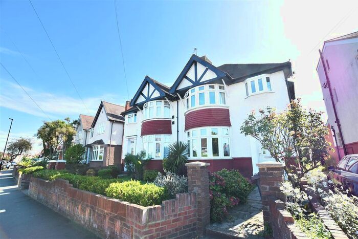 3 Bedroom Semi-Detached House To Rent In Heath Road, Hounslow, TW3
