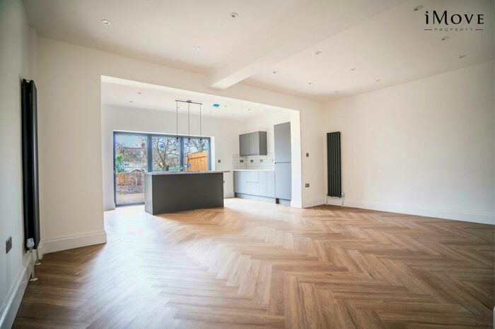 4 Bedroom Semi-Detached House To Rent In Knights Hill, London, SE27