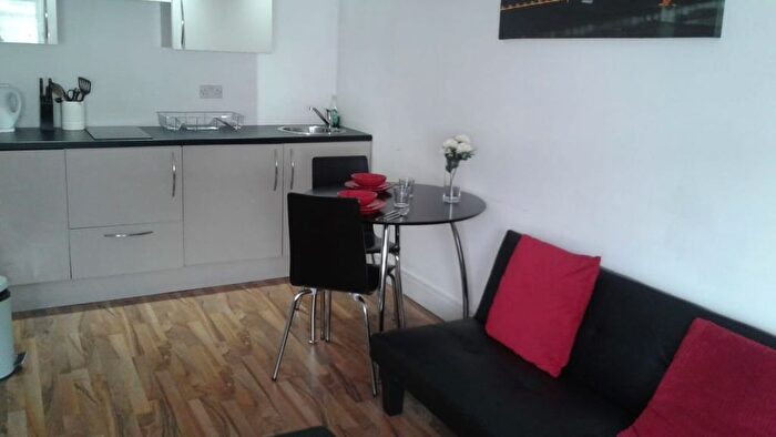 1 Bedroom Flat To Rent In Saint James's Road, London, SE1