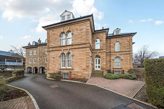 3 Bedroom Flat For Sale In - South Park Road, Harrogate, HG1