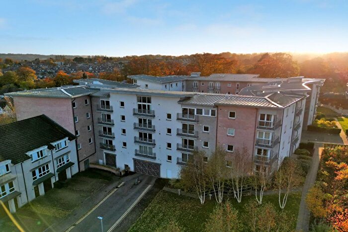 3 Bedroom Flat To Rent In Rubislaw Square, Aberdeen, AB15