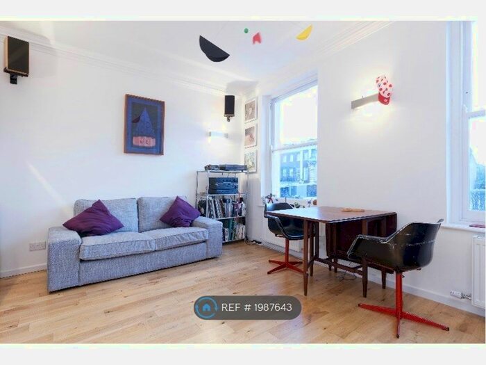 2 Bedroom Flat To Rent In New Cross Road, London, SE14