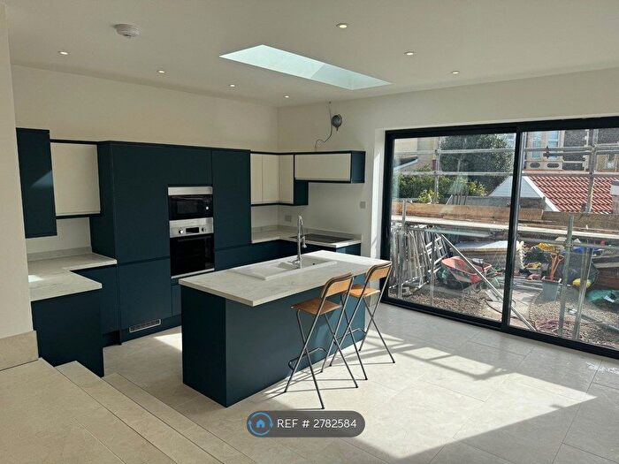 4 Bedroom Semi Detached House To Rent In The Avenue, Bristol, BS5