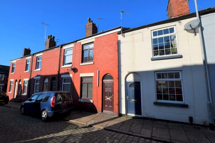 3 Bedroom Terraced House To Rent In Longden Street, Macclesfield, SK10