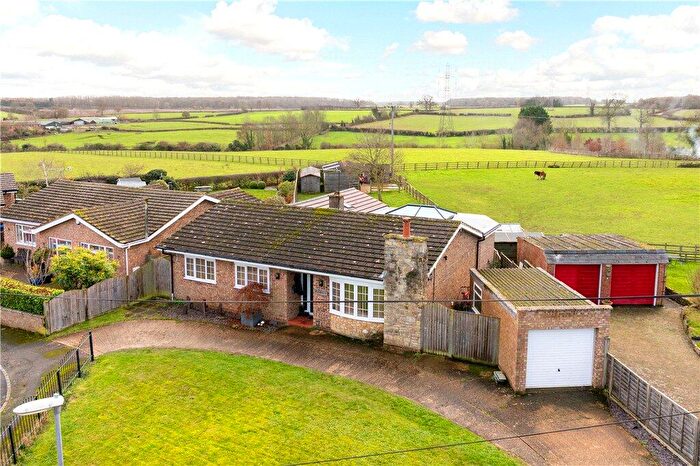 4 Bedroom Bungalow For Sale In Plum Park Lane, Paulerspury, Northamptonshire, NN12