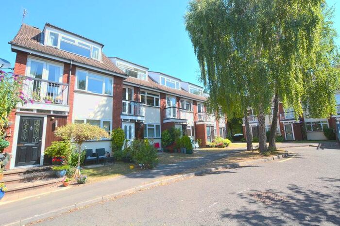 1 Bedroom Maisonette To Rent In Cherrycroft Gardens, Westfield Park, Hatch End, Pinner, HA5