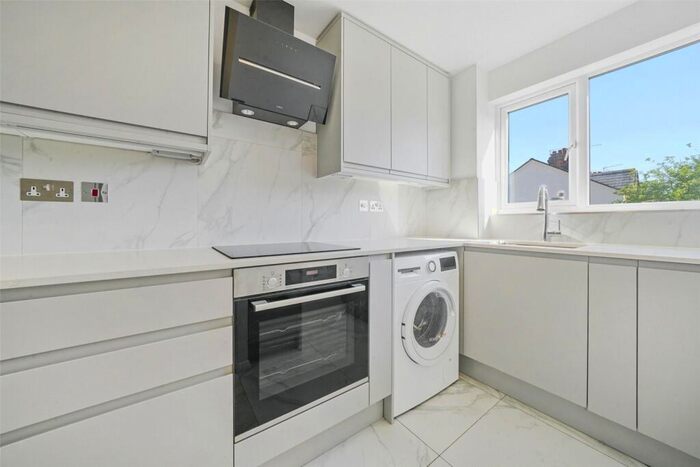 1 Bedroom Apartment To Rent In Cornmow Drive, Dollis Hill, London, NW10