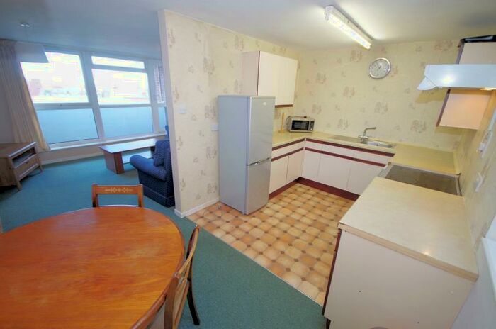 2 Bedroom Flat To Rent In Nether Street, Finchley, N3