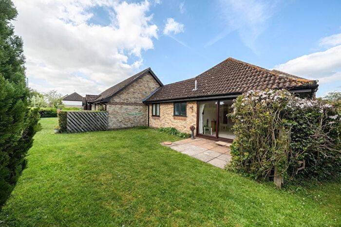 2 Bedroom Bungalow For Sale In The Maltings, Thatcham, RG19