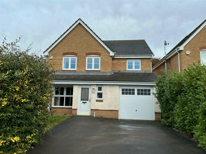 4 Bedroom Detached House To Rent In Ferndown Close, Beggarwood, Basingstoke, RG22