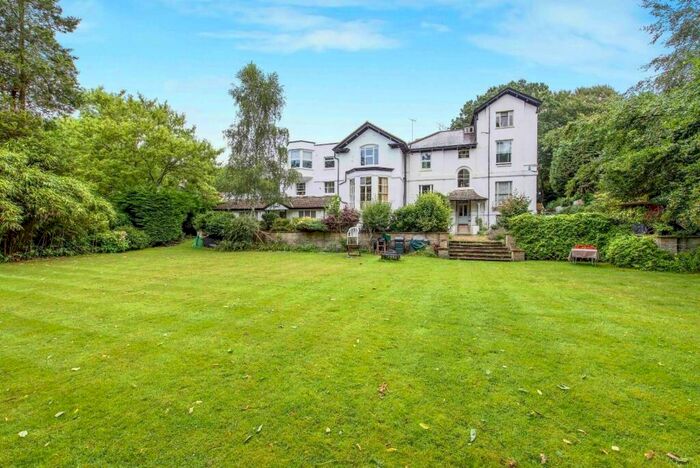 1 Bedroom Flat To Rent In Brooklands Road, Weybridge, KT13