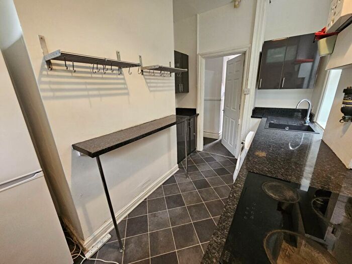 2 Bedroom House To Rent In Ash Road, Leeds, LS6