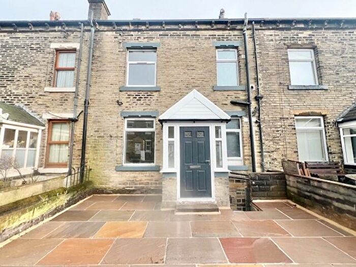 2 Bedroom House To Rent In Bell Hall Terrace, Halifax, HX1