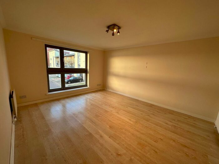 2 Bedroom Flat To Rent In Marine Parade, Dundee, DD1