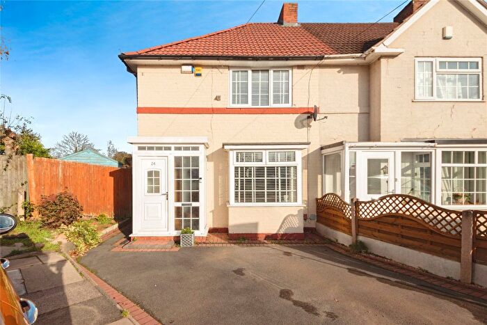 3 Bedroom End Of Terrace House For Sale In Broom Hall Grove, Acocks Green, Birmingham, West Midlands, B27