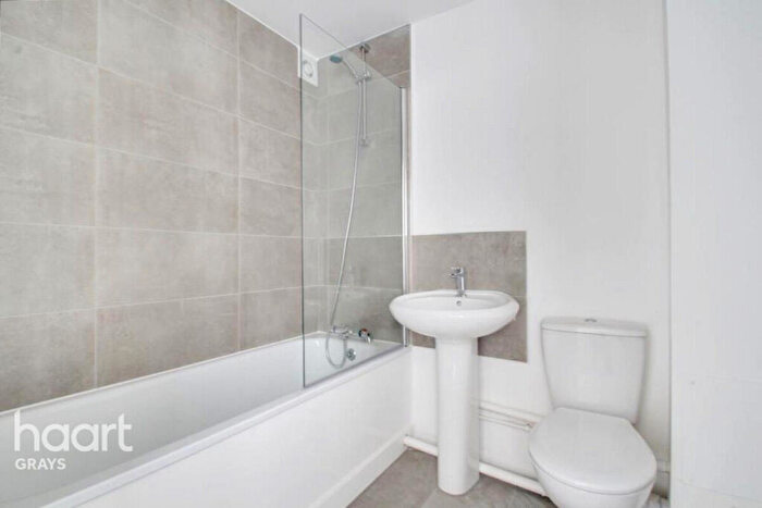 1 Bedroom Flat To Rent In Porter Close, Grays, RM20